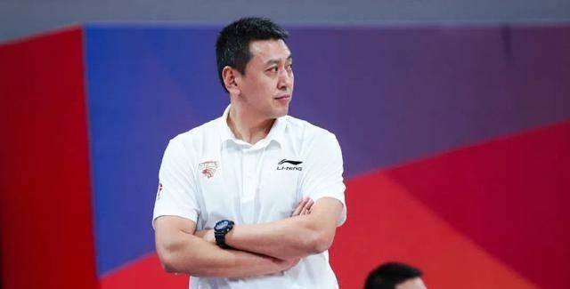 在办公室狂cao丝袜老师h文