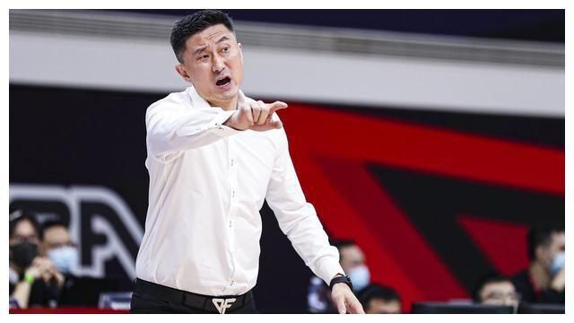 bl被怪物轮流操到高潮h文